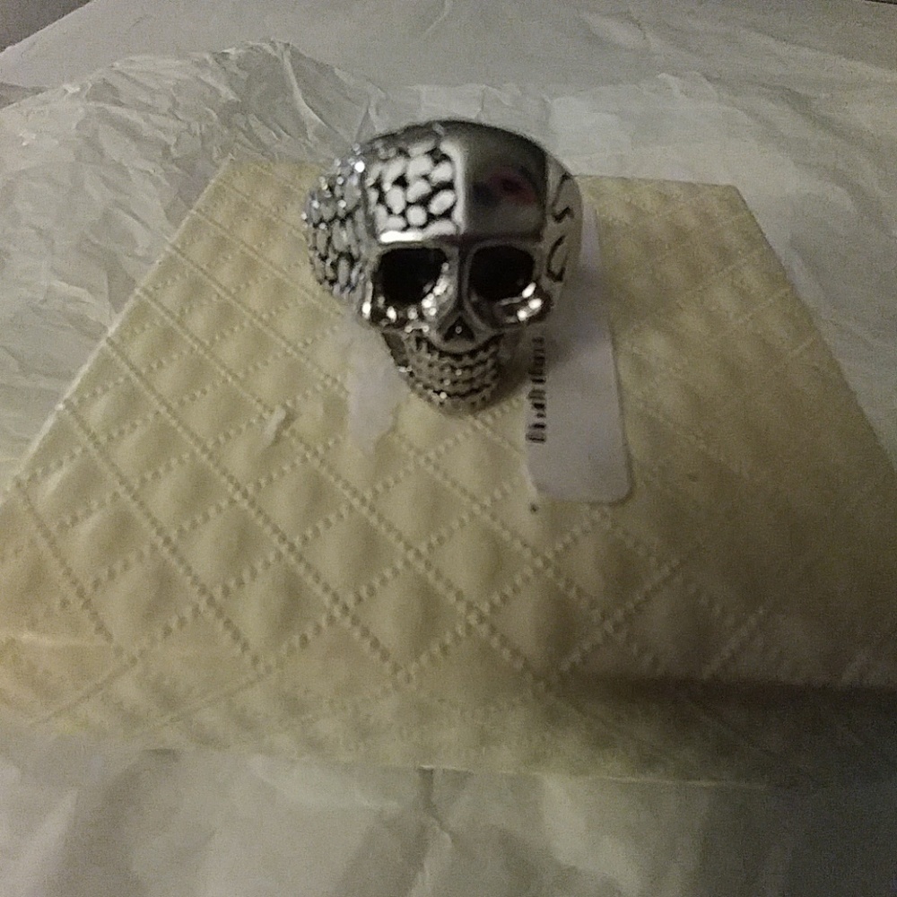 MEN'S SKULL RING - Picture 2 of 3
